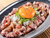 ラム炙りユッケ