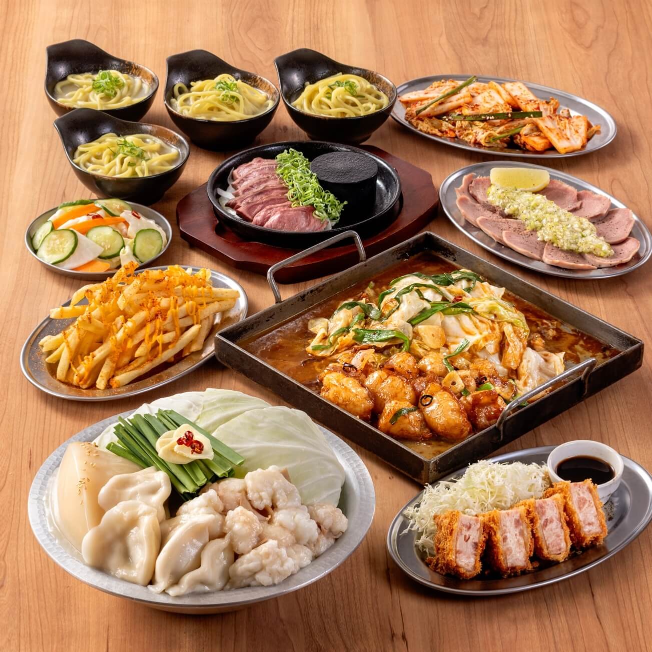 大とろホルモン鉄板焼＆塩もつ鍋コース 4,500円 4,500円